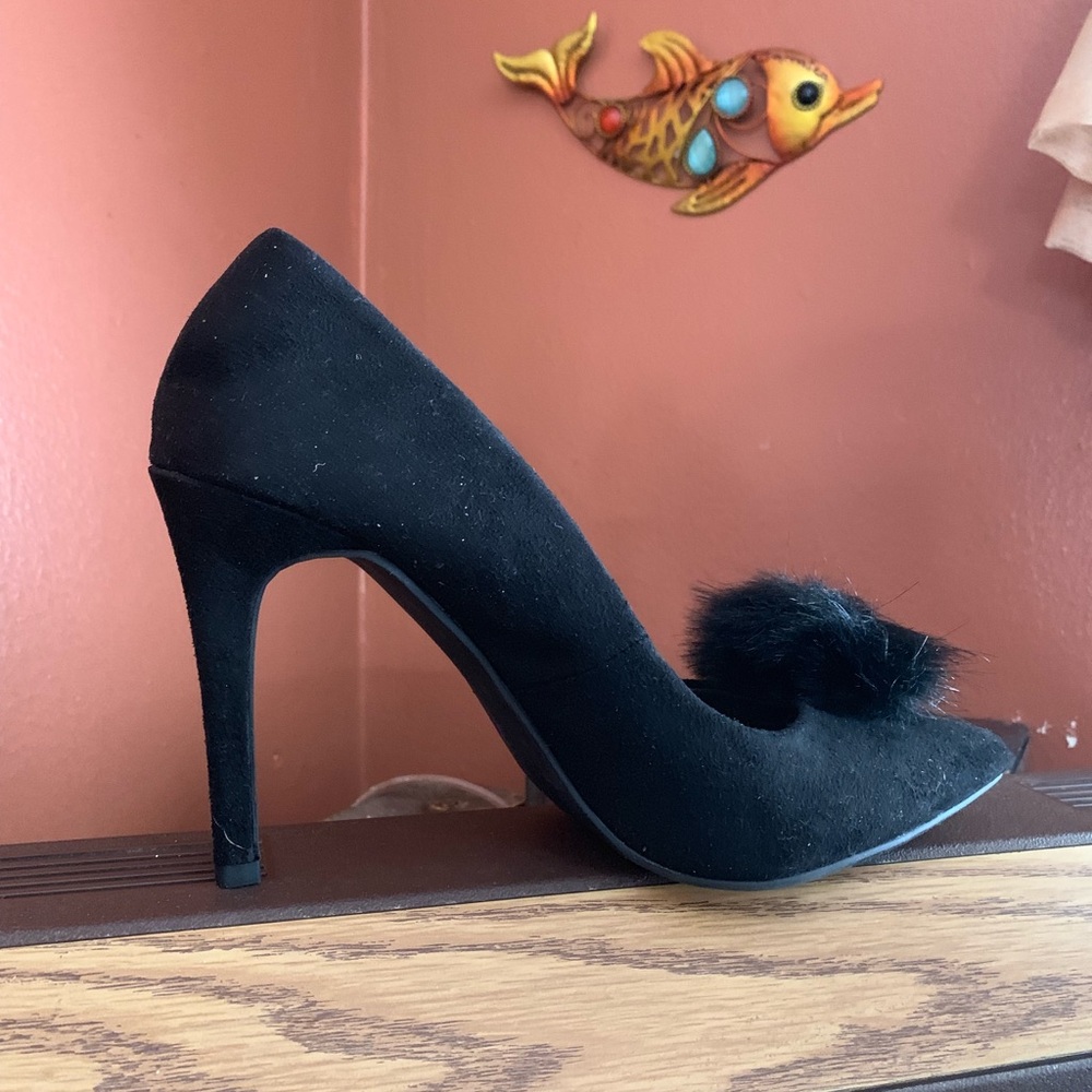 Cute black high heels with Pom-poms! Never worn!